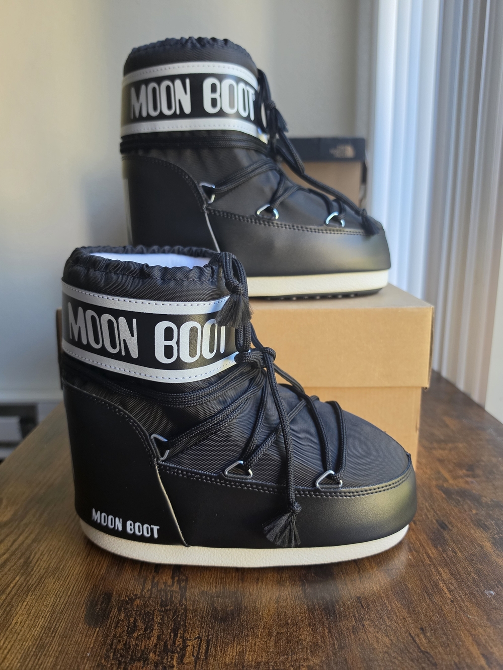 Moon Boot MB Icon Low Nylon Black Snow Boots - Size US 2/3.5 (EU 33/35)